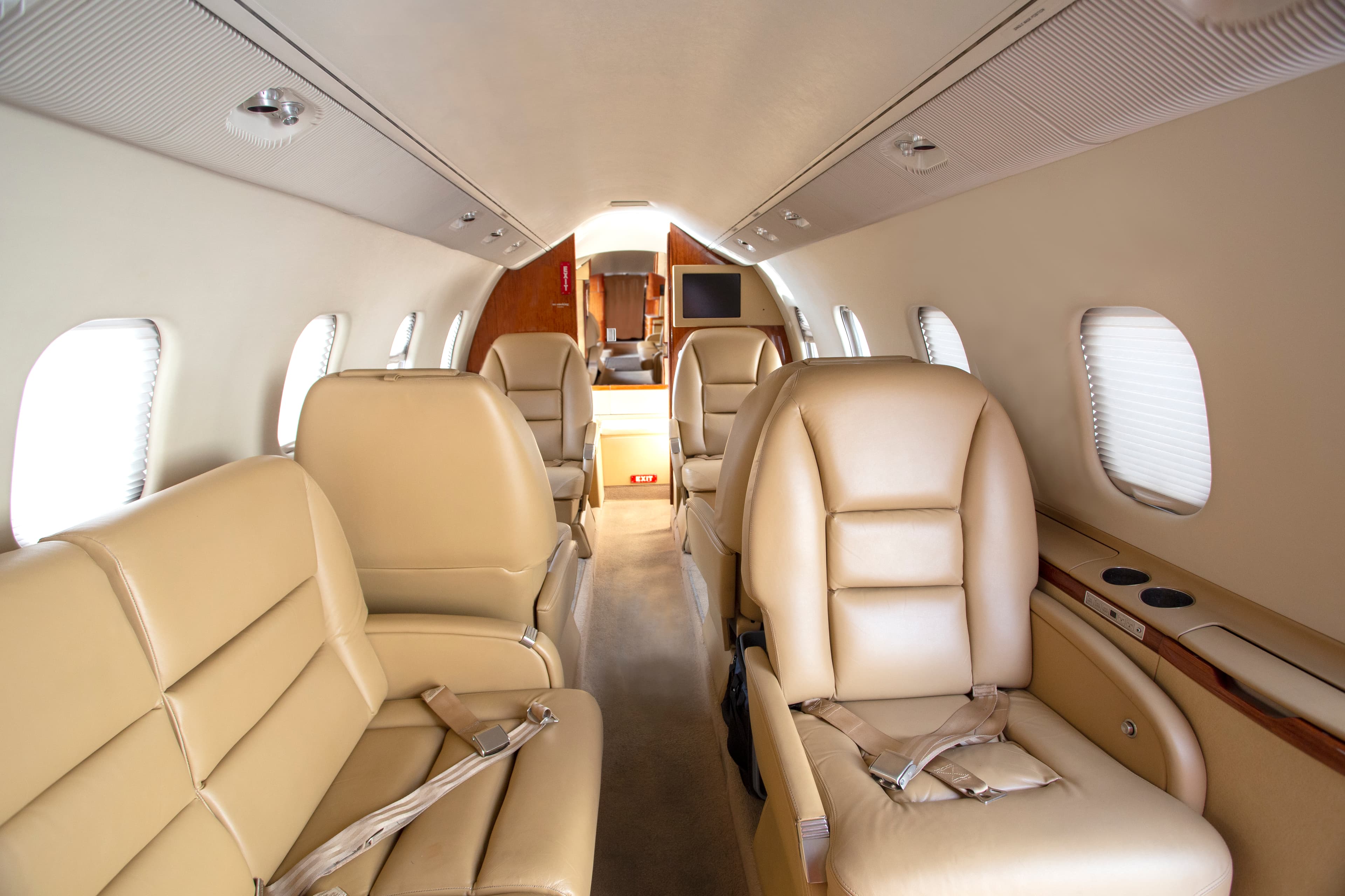 Learjet 60 N975LV