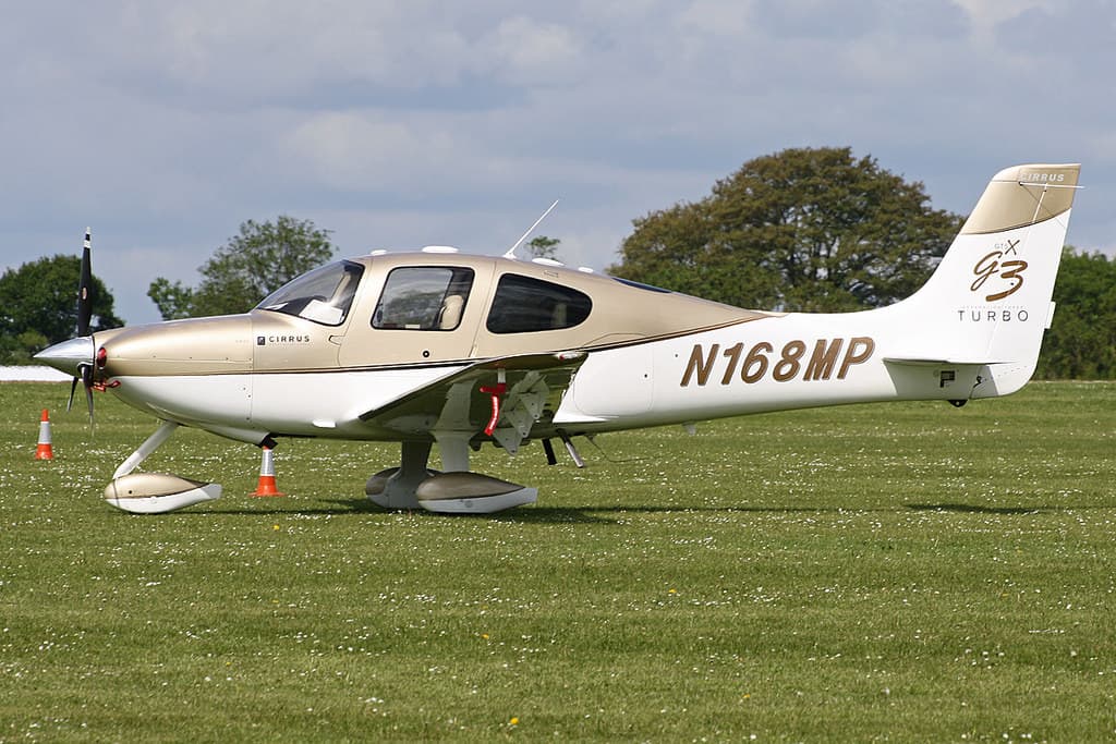 Cirrus SR22 N168MP