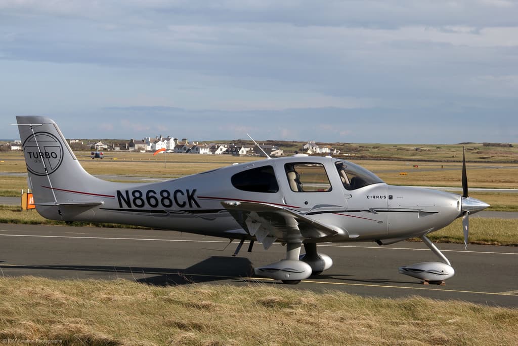 Cirrus SR22 N868CK
