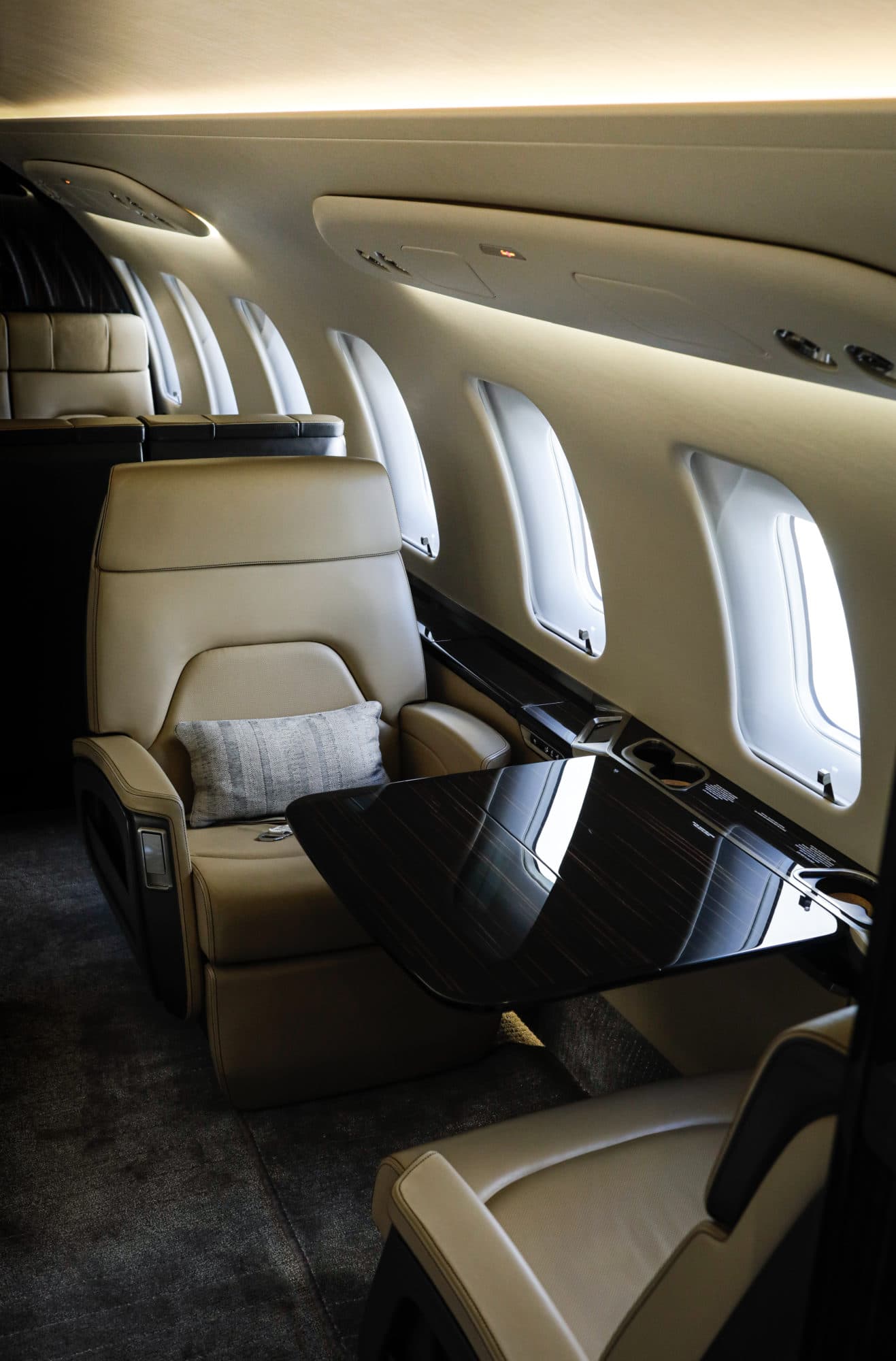 Challenger 650 2-TRVL