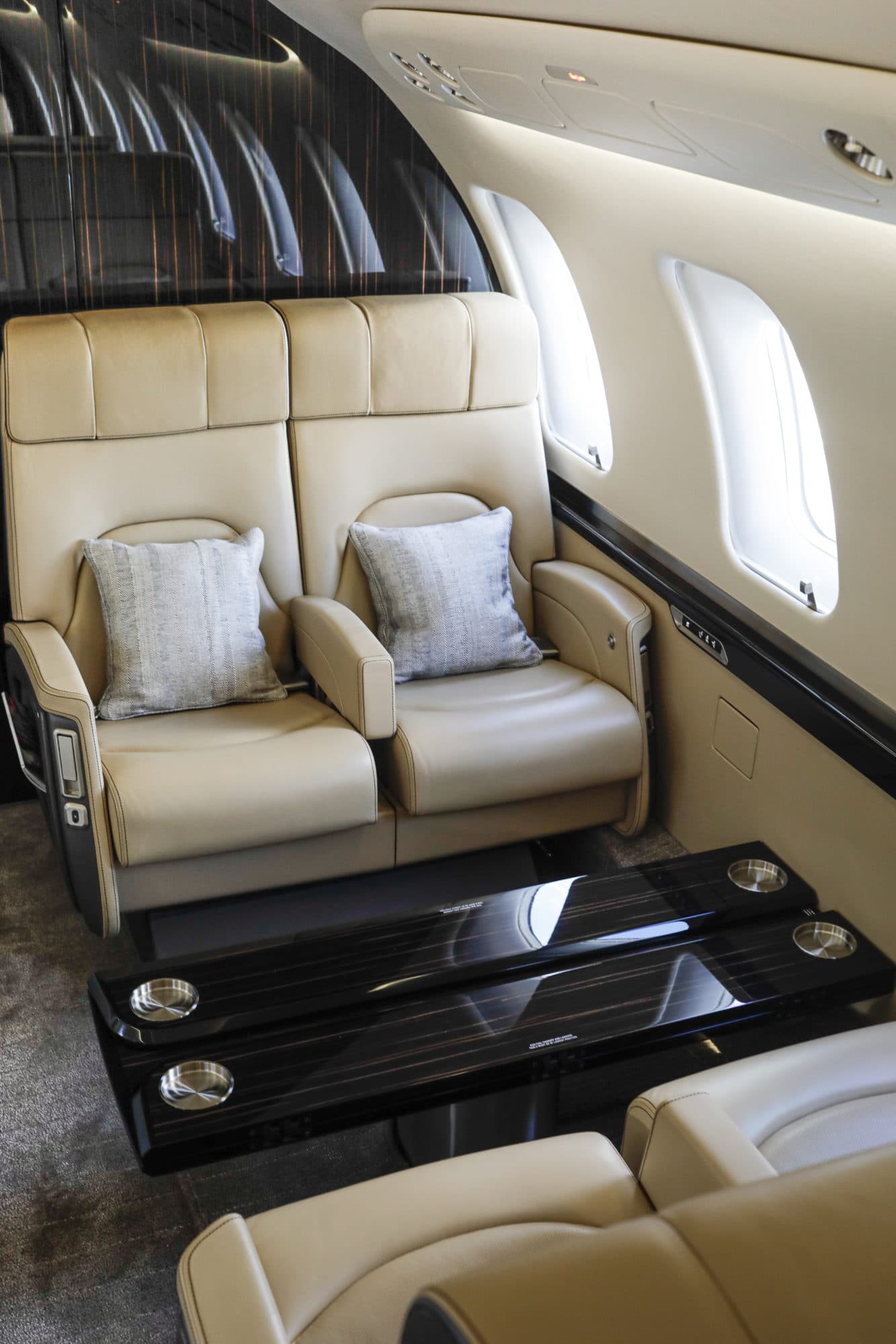 Challenger 650 2-TRVL