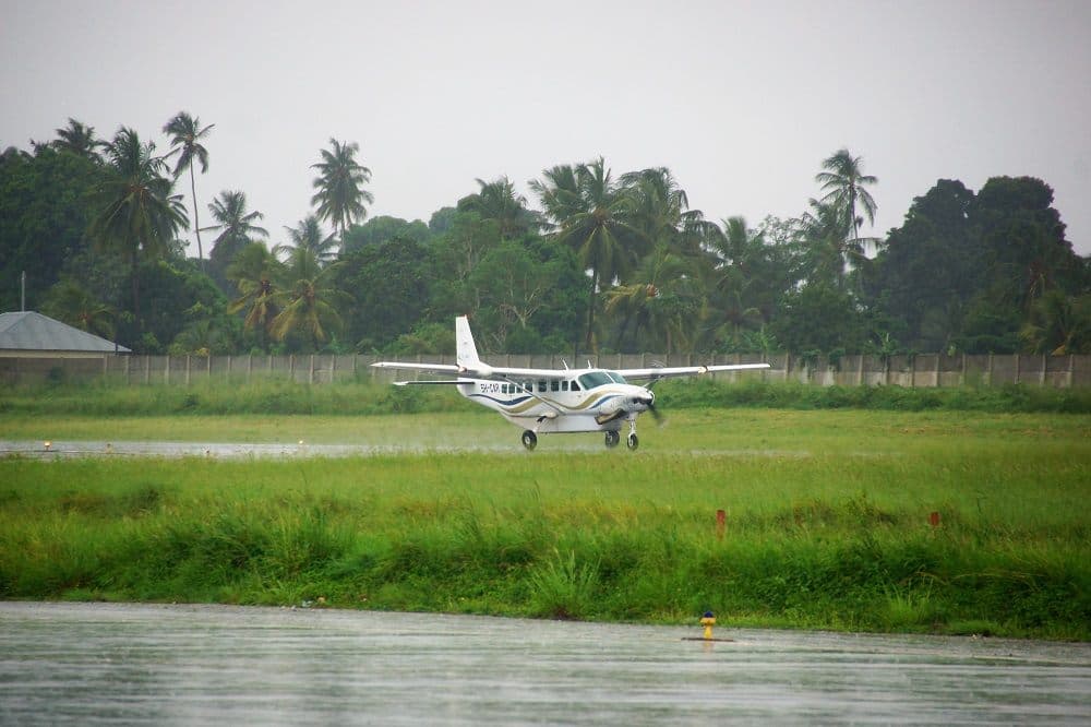 Cessna 208B Grand Caravan 5H-CAR