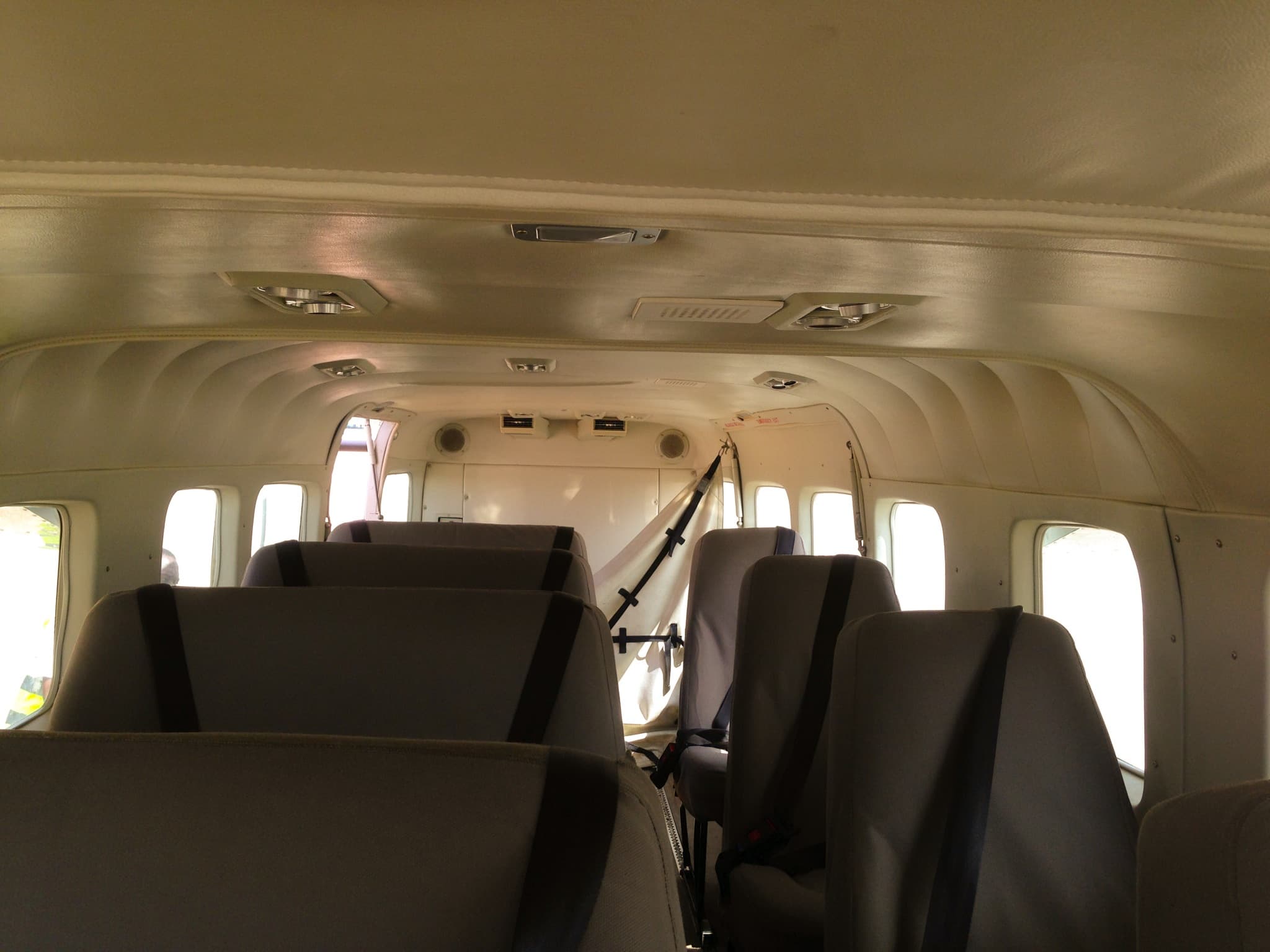 Cessna 208B Grand Caravan 5H-CAT