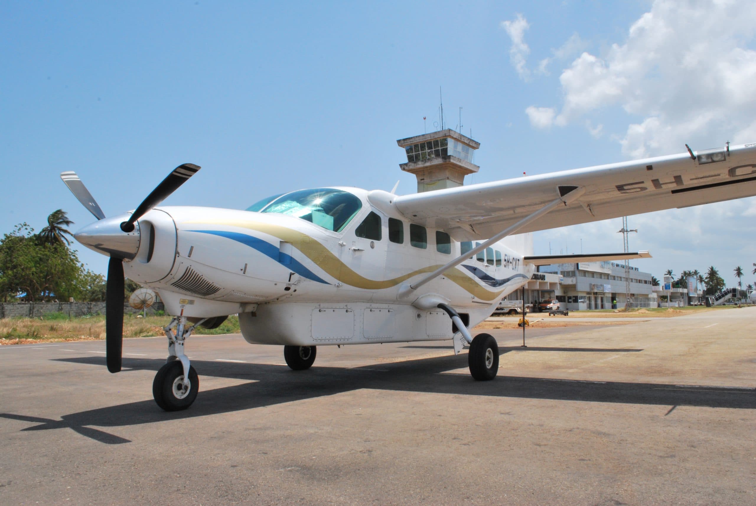 Cessna 208B Grand Caravan 5H-CAT