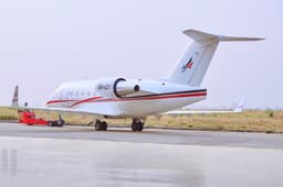 Challenger 604 5N-IZY