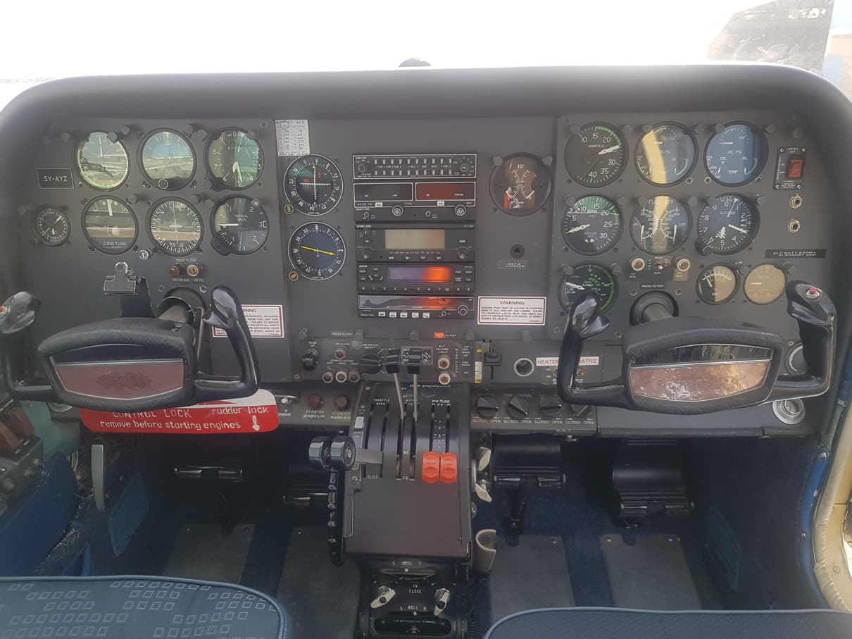 Cessna 310R 5Y-AYZ