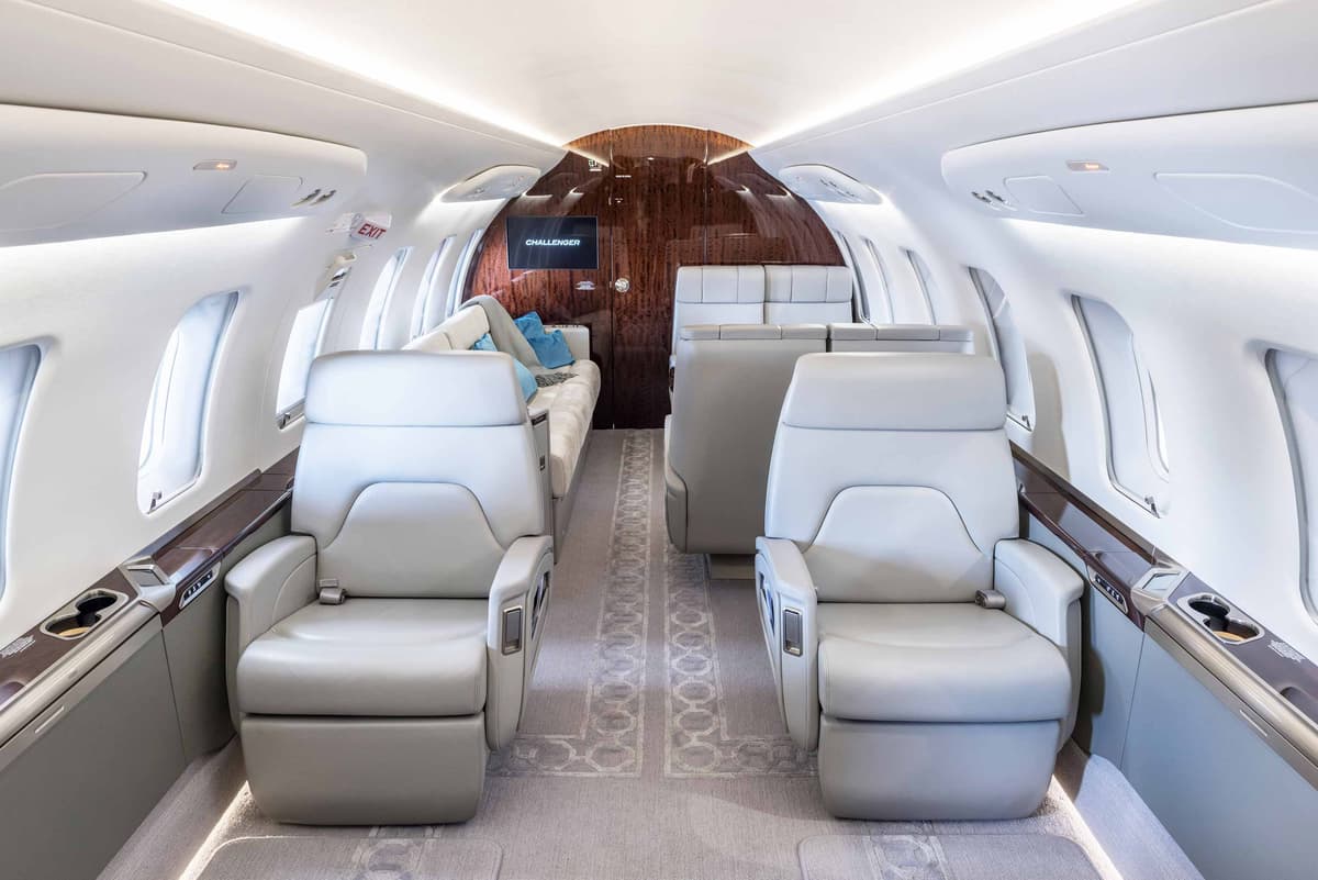 Challenger 650 9H-CCH