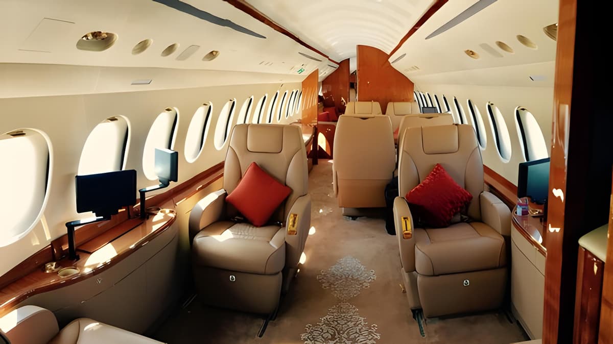 Falcon 8X 9H-GRC
