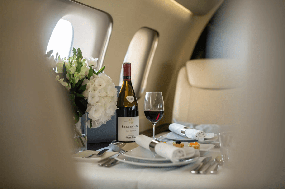 Embraer Lineage 1000 9H-DEE