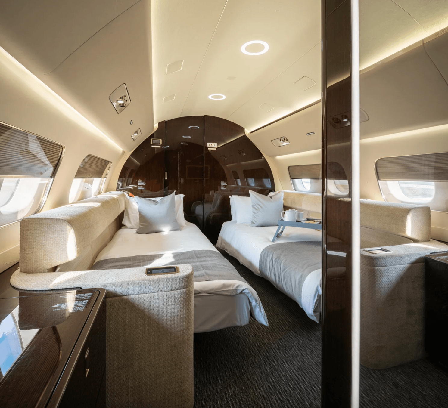 Embraer Lineage 1000 9H-DEE