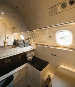 Embraer Lineage 1000 9H-DEE