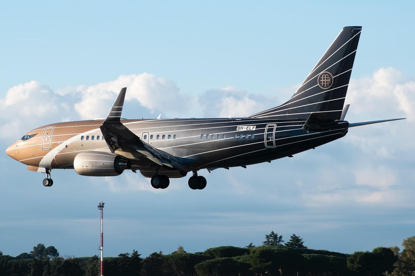 BBJ / Boeing 737-700 9H-ELF