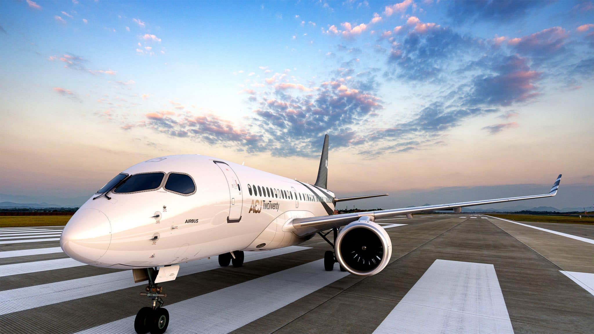 Airbus A220-100 9H-FIVE