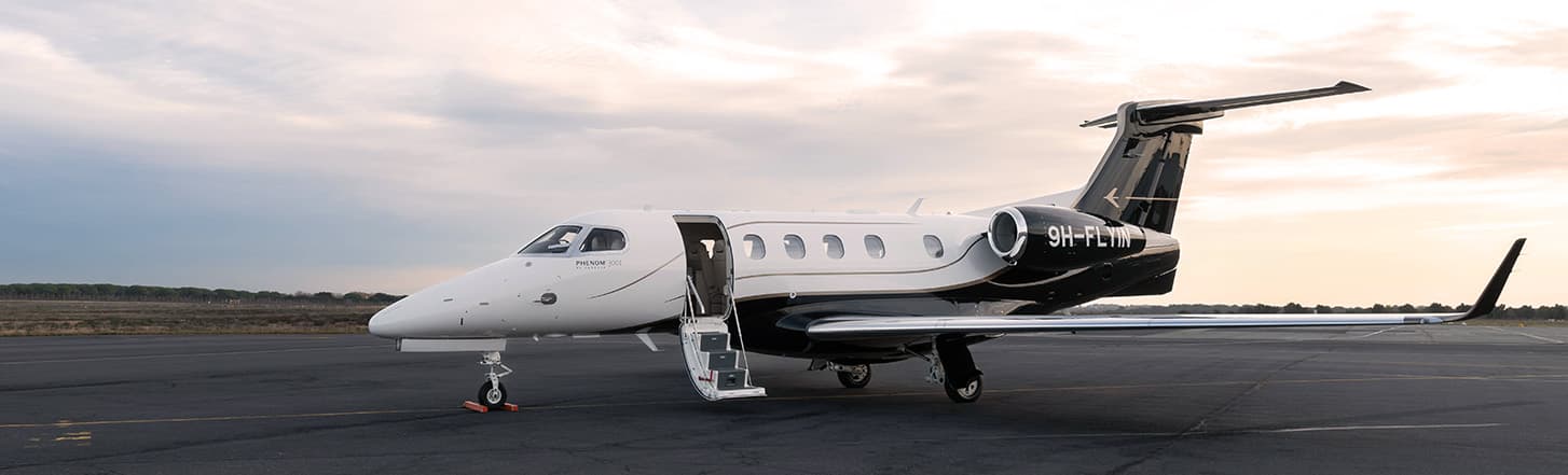 Embraer Phenom 300E 9H-FLYIN