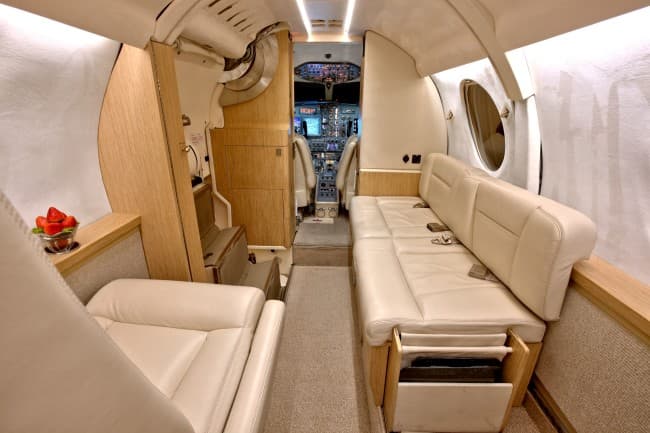 Falcon 100 9H-HMJ