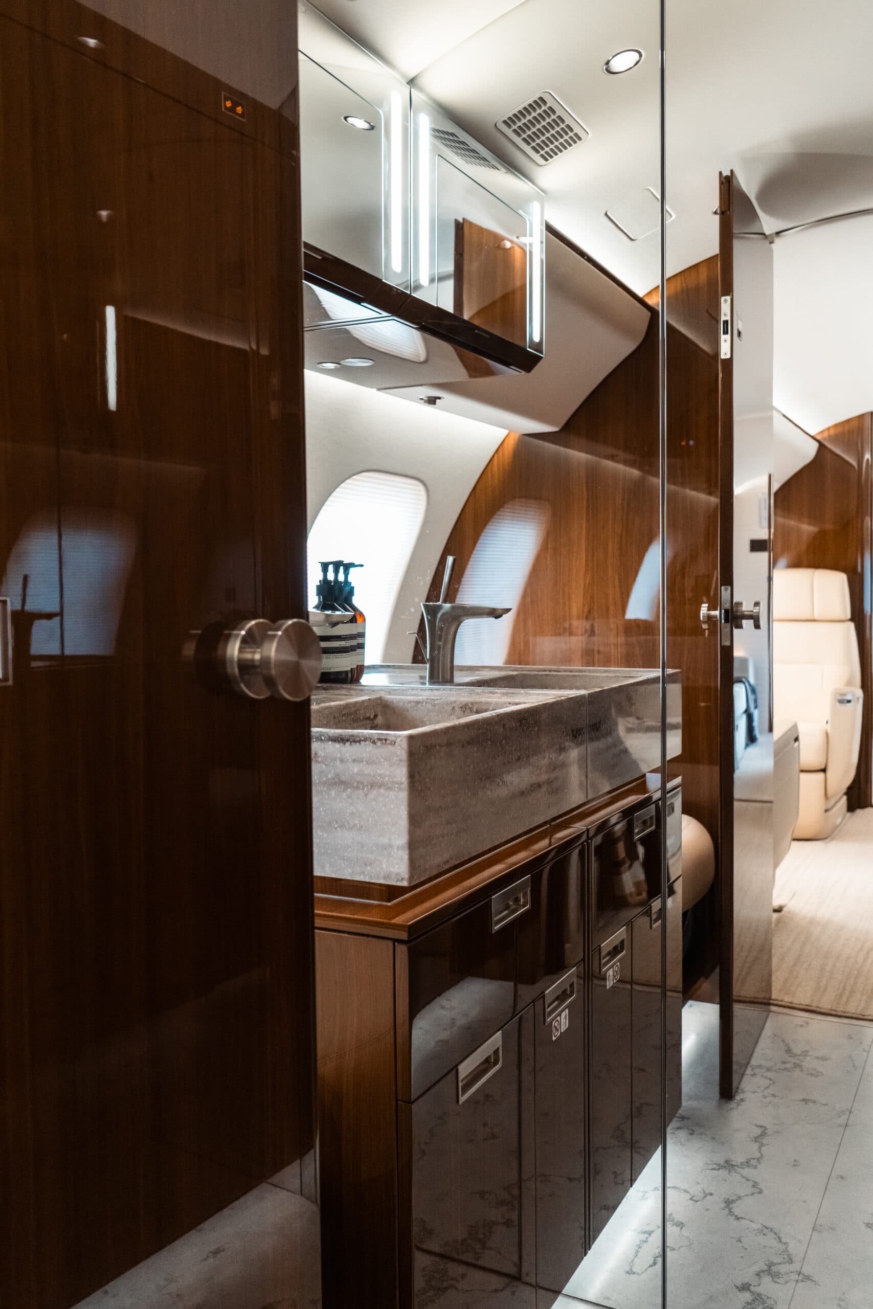 Global 7500 9H-MAX
