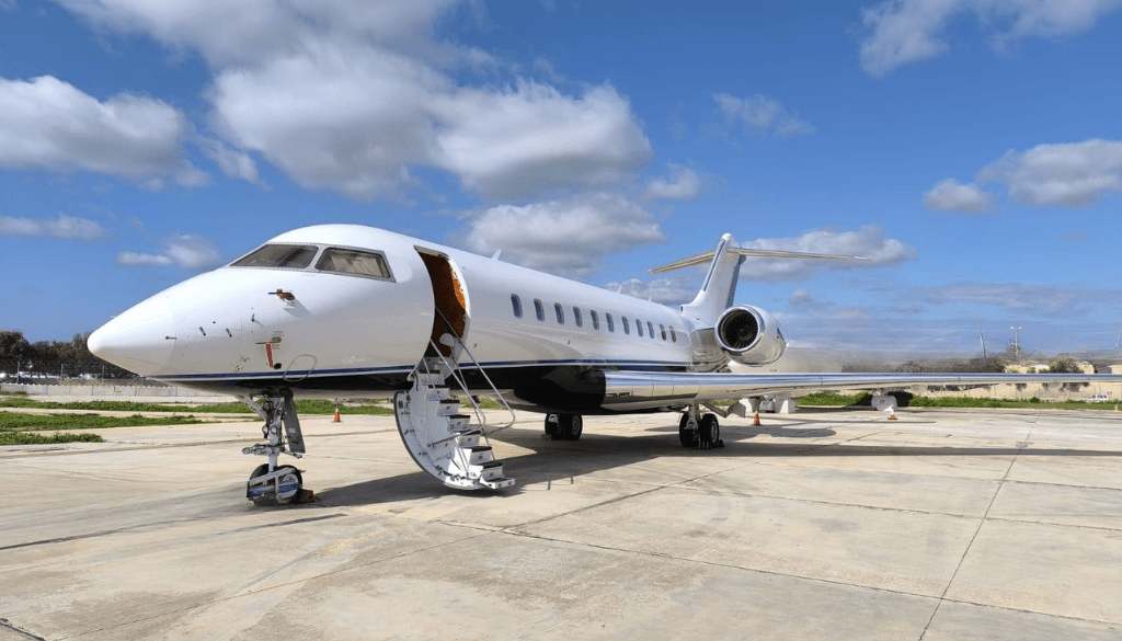 Global 5000 9H-MONE
