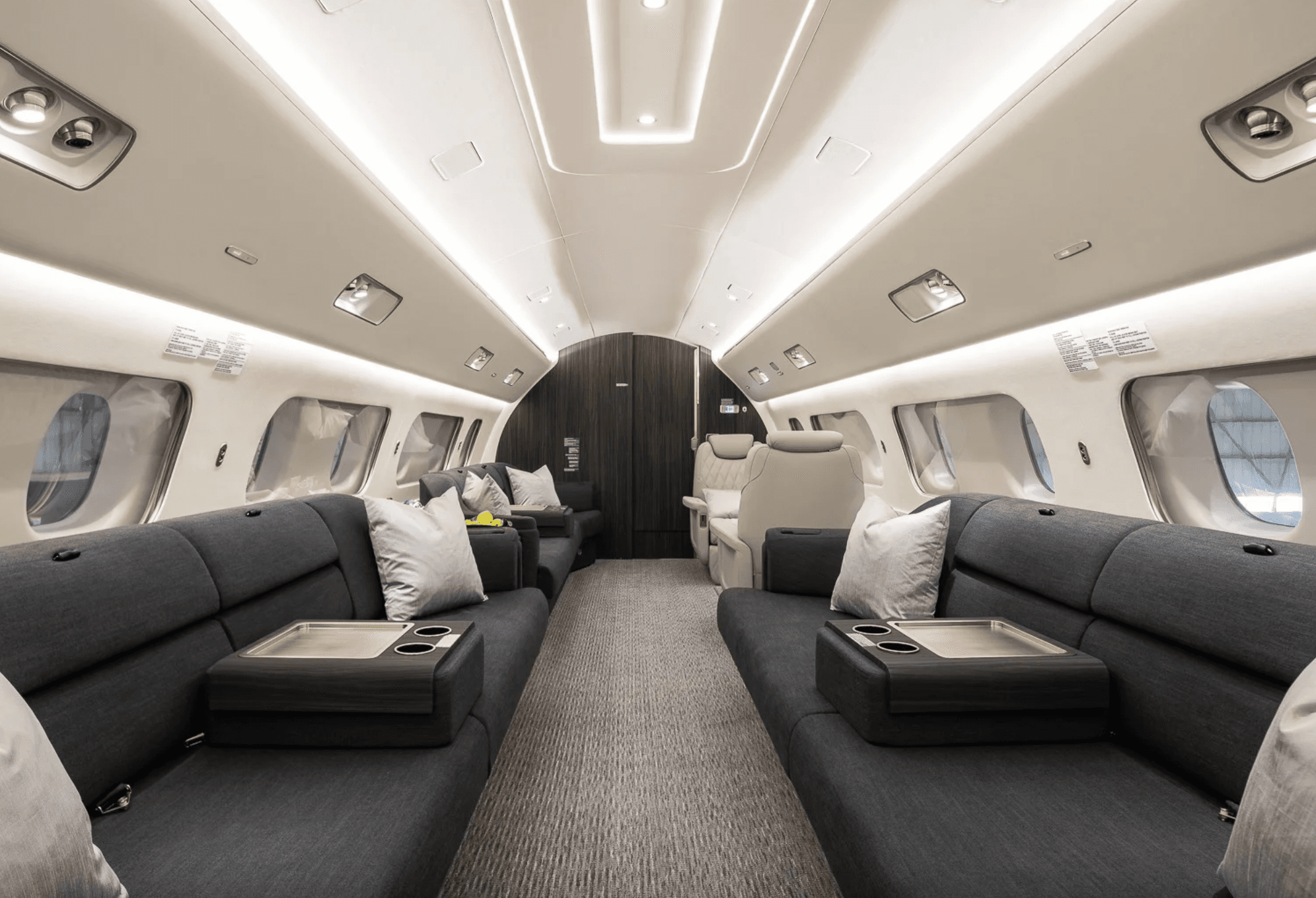 Embraer Lineage 1000 9H-NYC