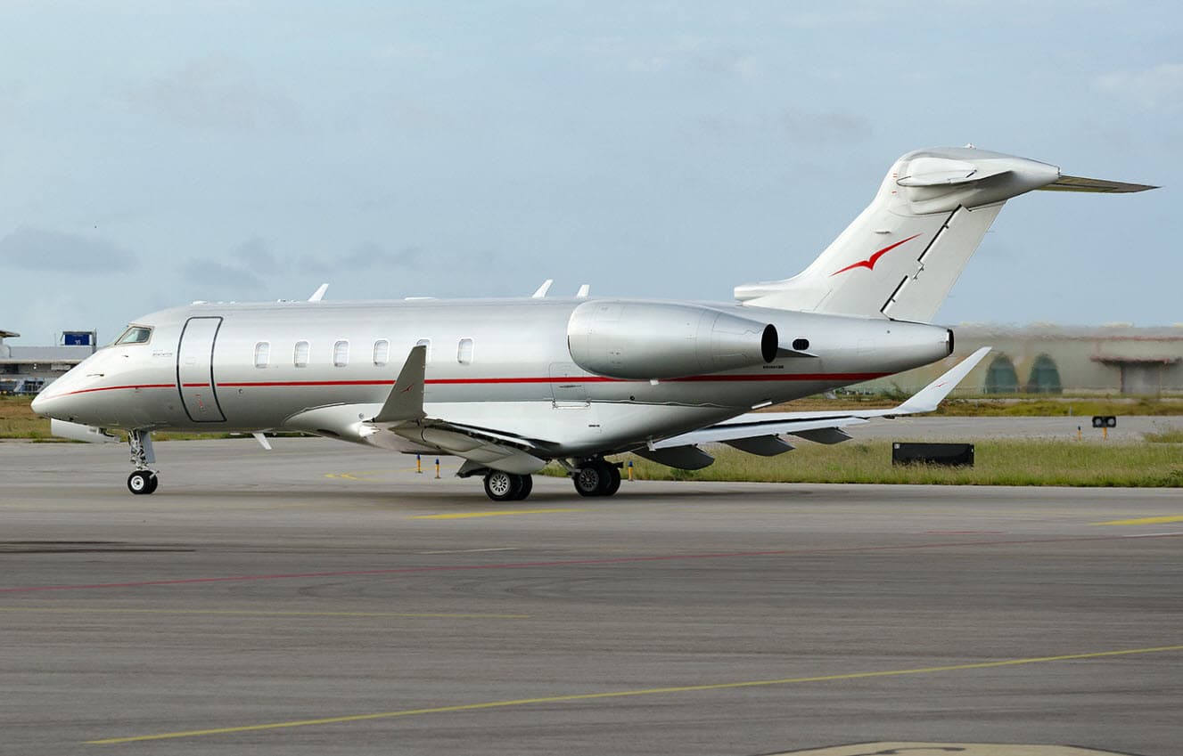 Challenger 350 9H-VCW