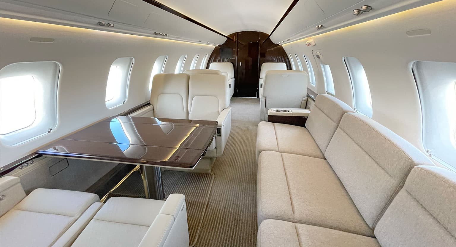 Challenger 605 9H-VFN