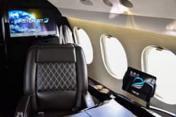 Falcon 7X 9H-VSLK