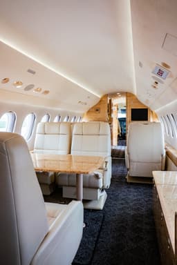 Falcon 7X 9H-XONE