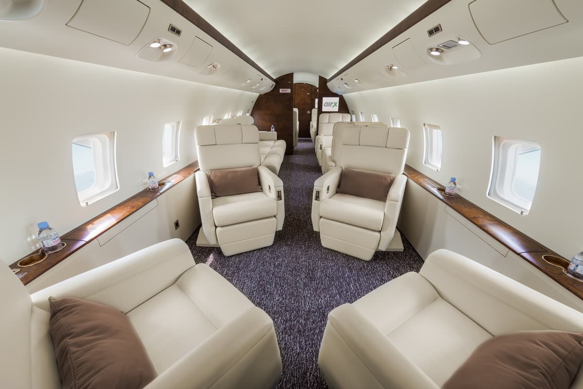 Challenger 850 9H-BOO