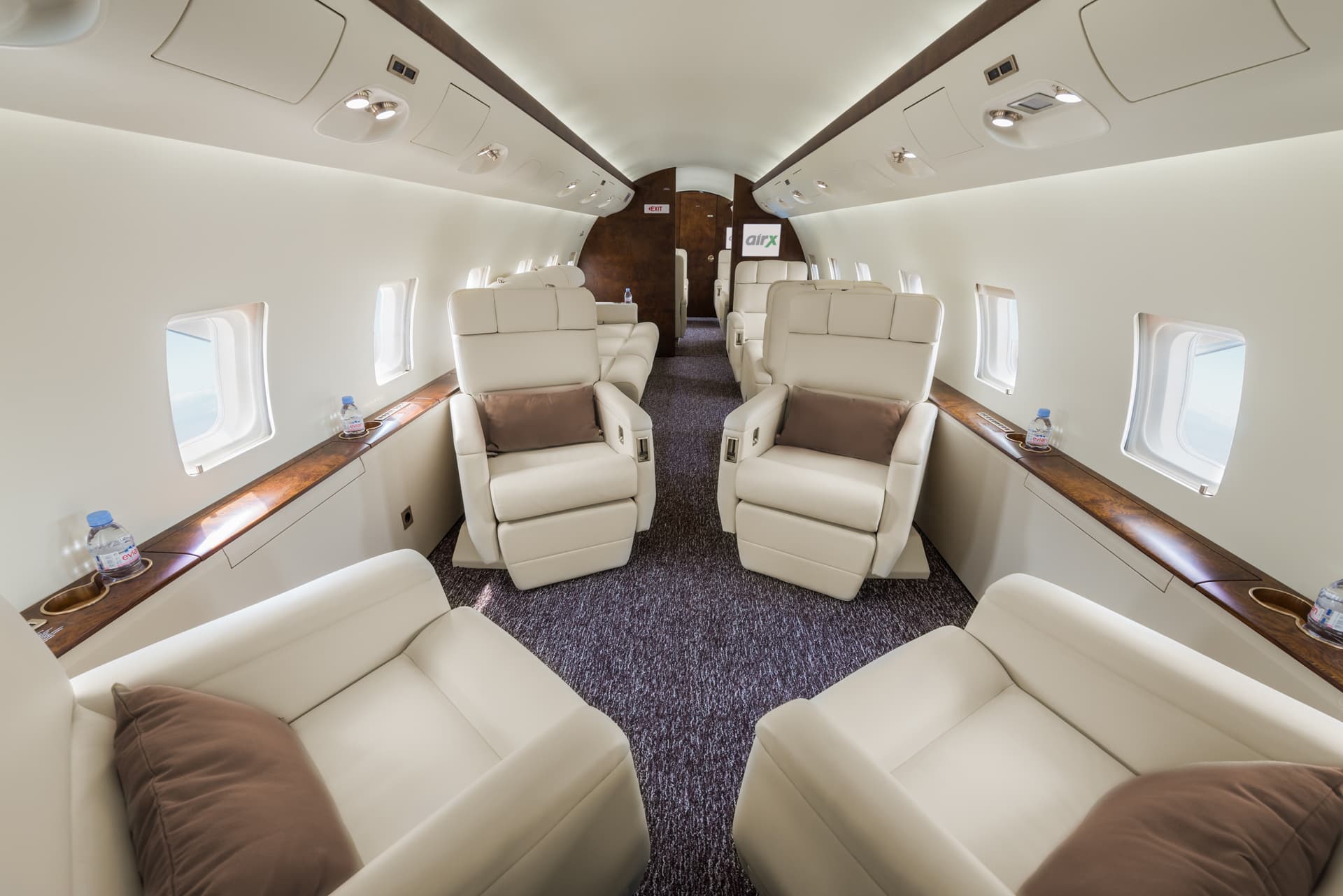 Challenger 850 9H-BOO