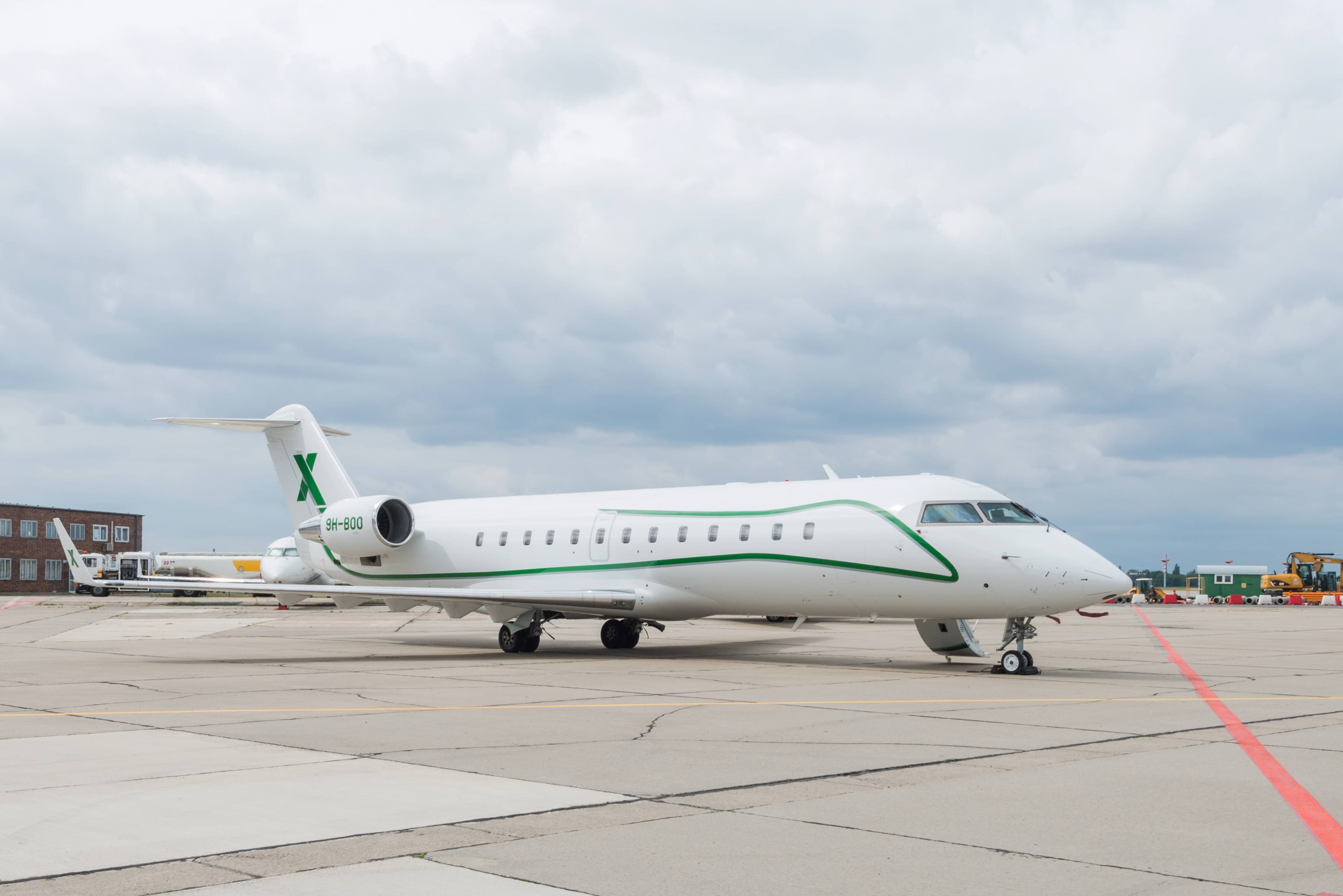Challenger 850 9H-BOO