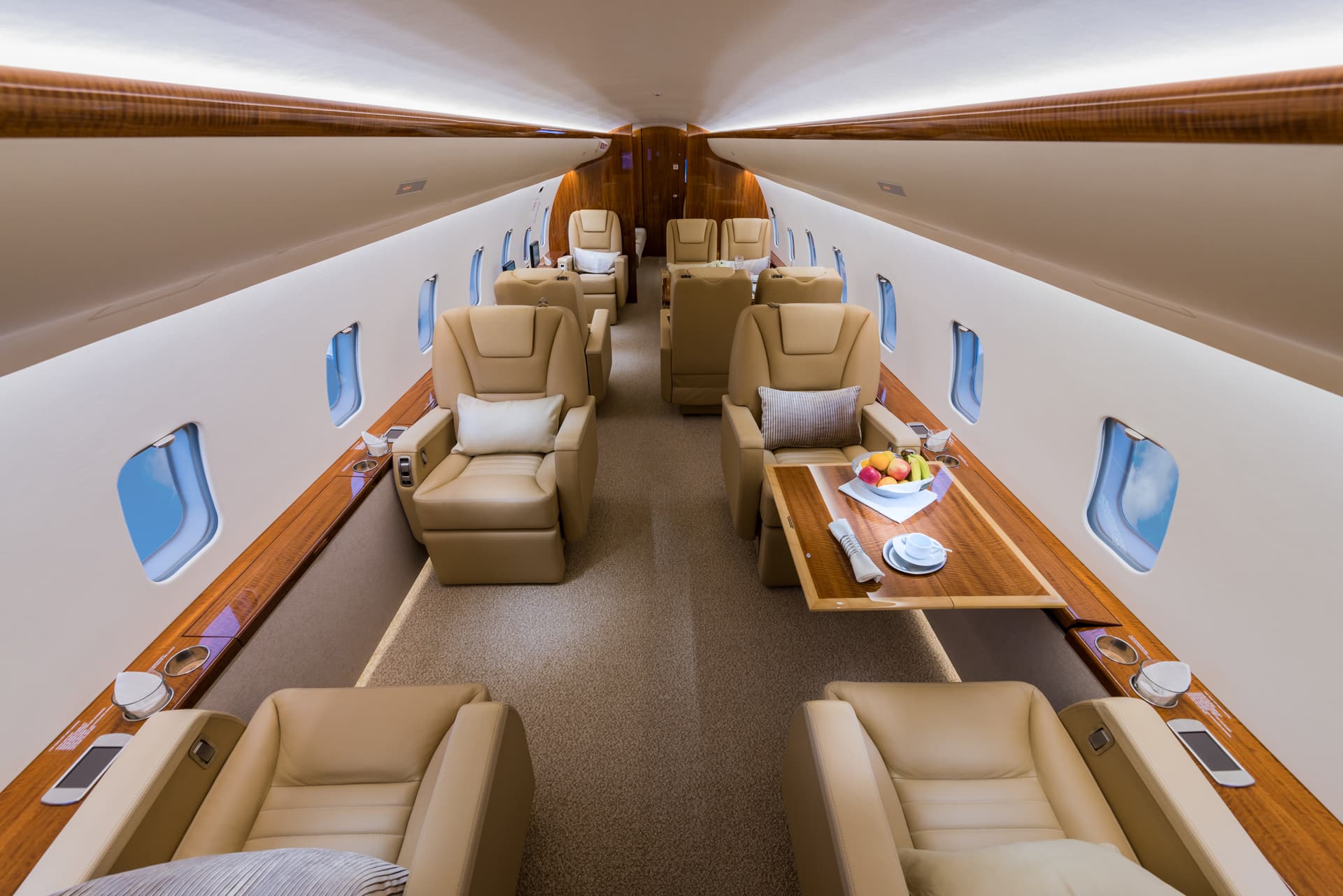 Challenger 850 9H-JOY