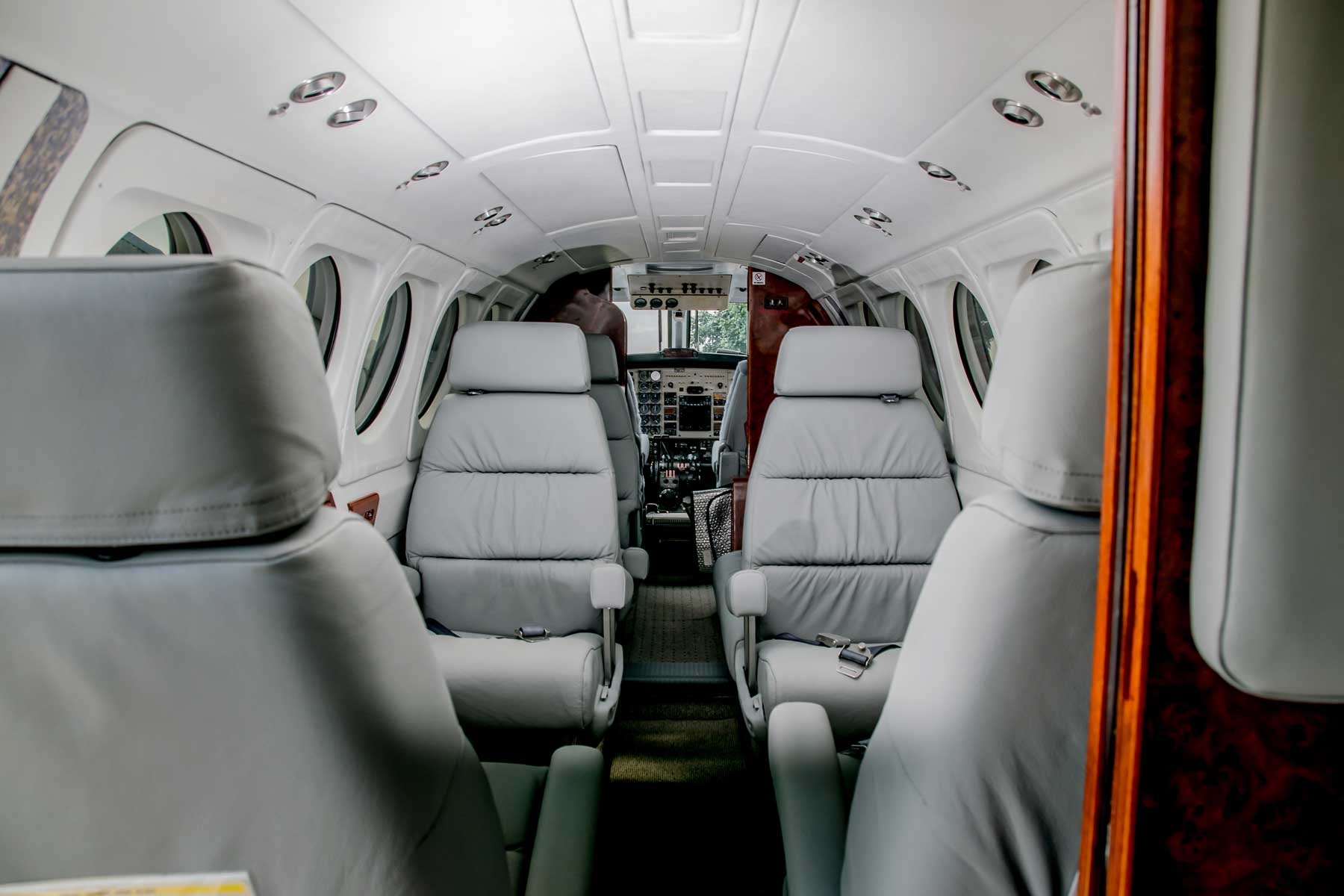 Beechcraft King Air 200 9J-STB