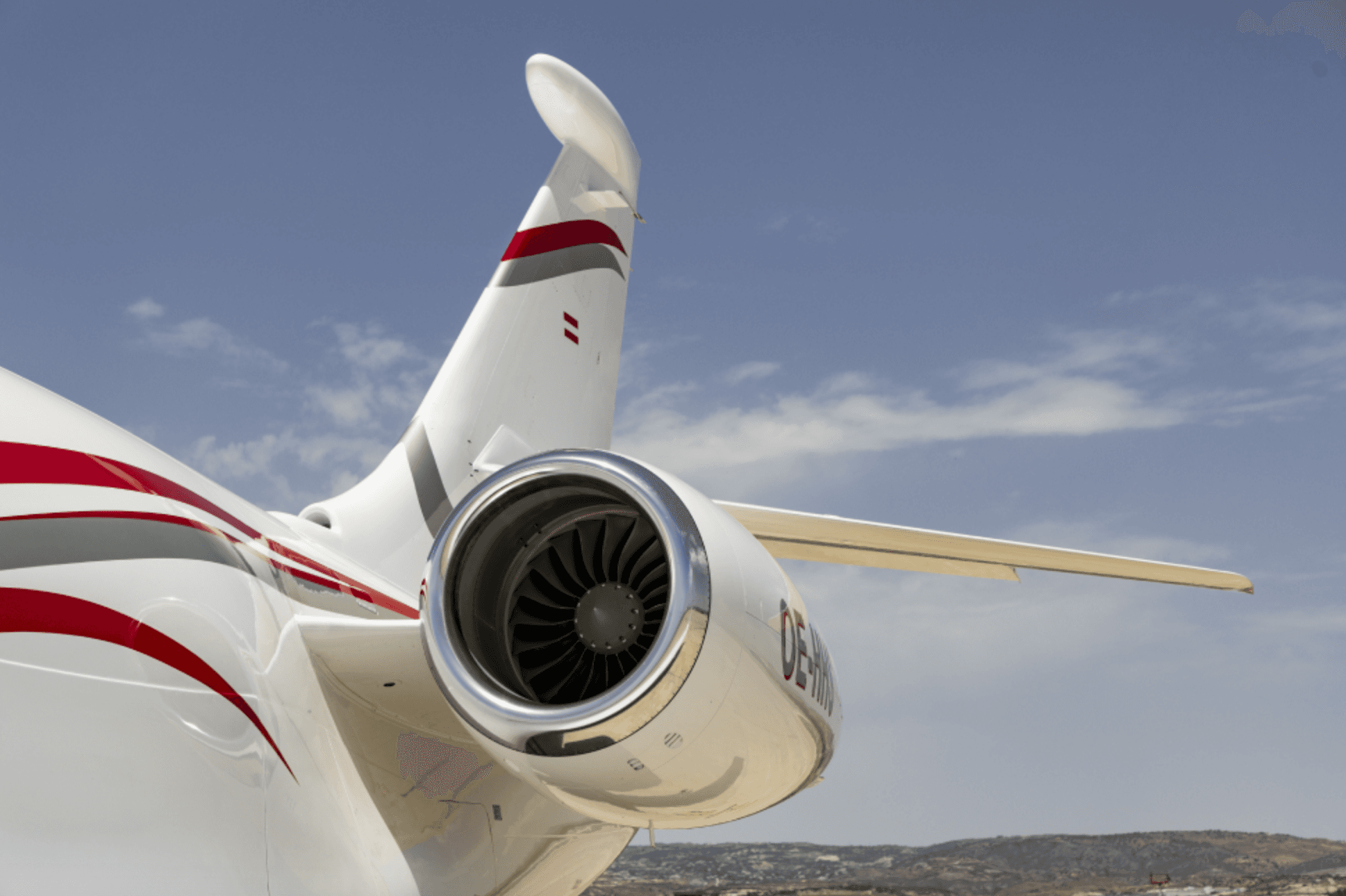 Falcon 2000LX OE-HHS