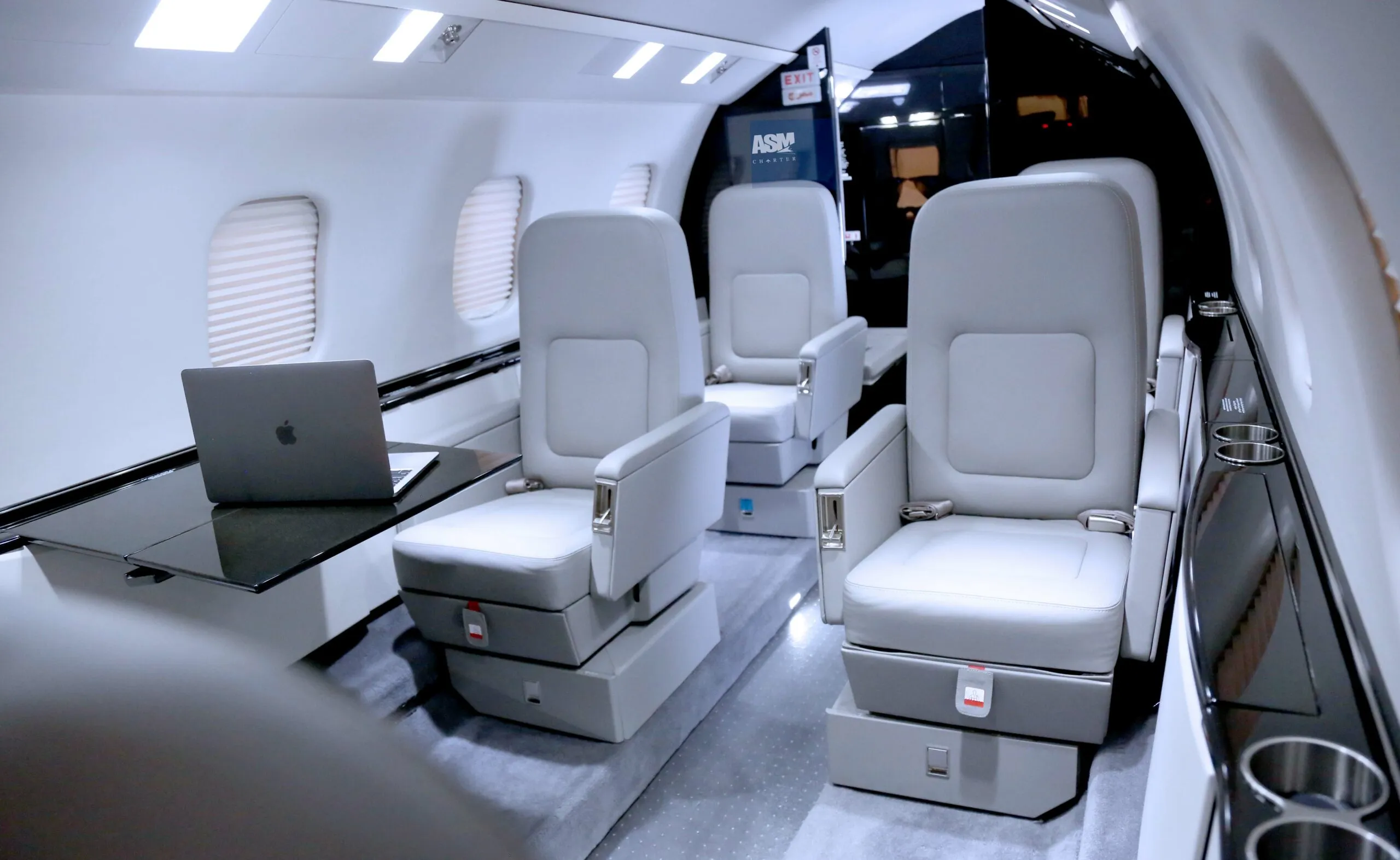 Learjet 60XR A6-VGG