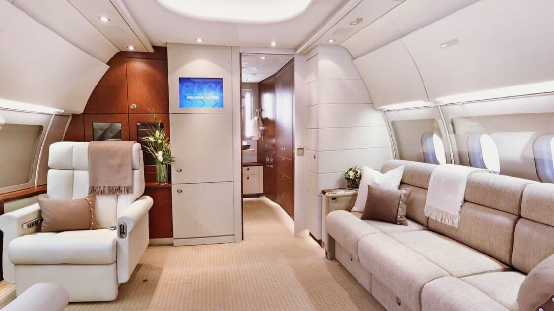 Airbus ACJ318 B-77777