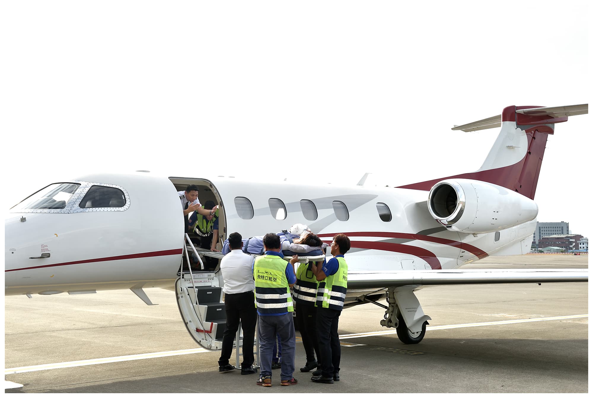 Embraer Phenom 300 B-95119