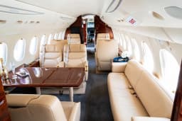 Falcon 7X C-FAWZ