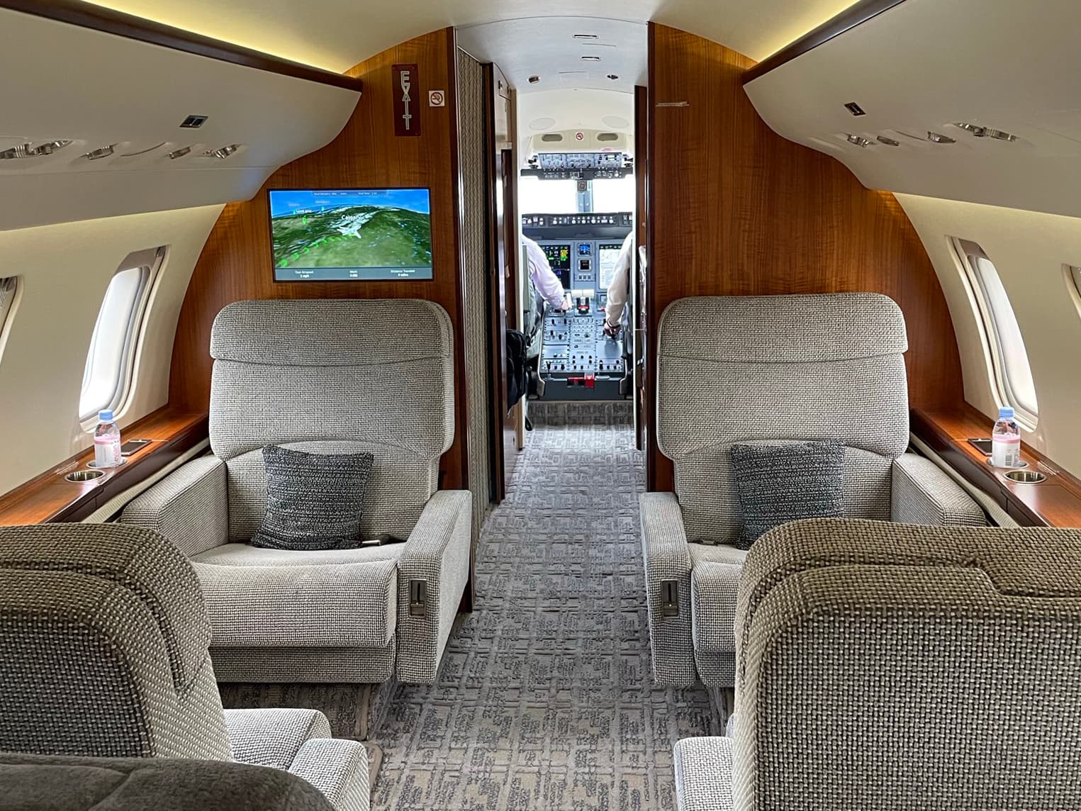 Challenger 605 C-FBJF