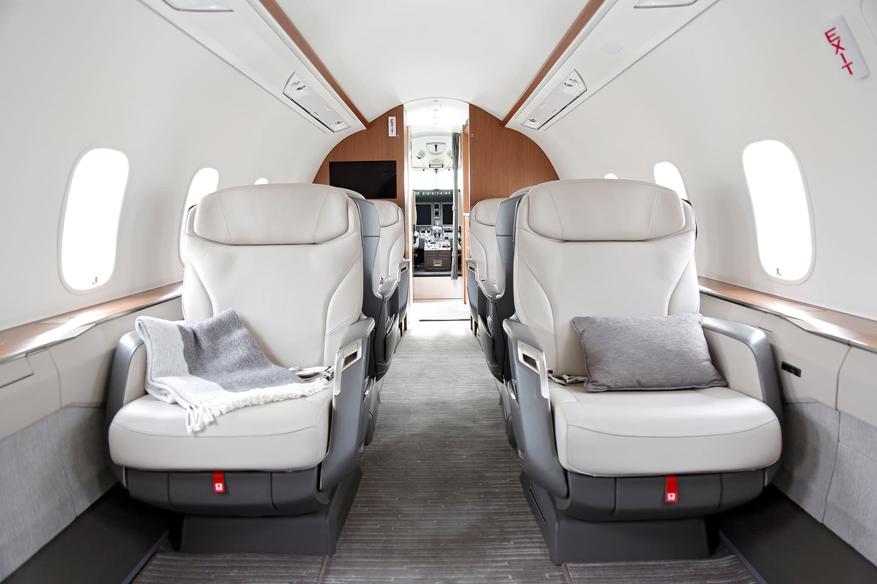 Challenger 3500 C-FCEC