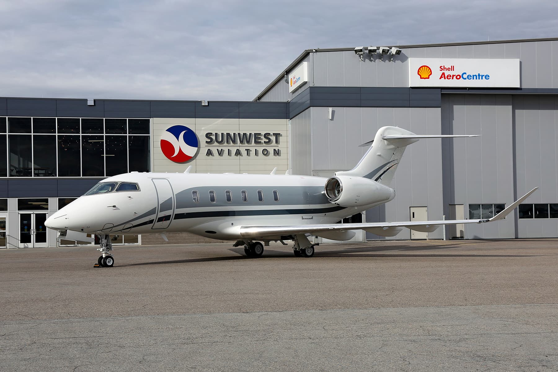Challenger 3500 C-FCEC