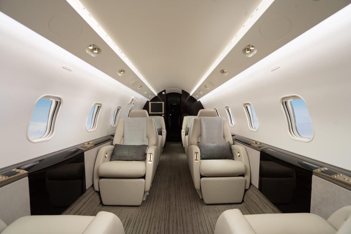 Challenger 300 C-FGCV