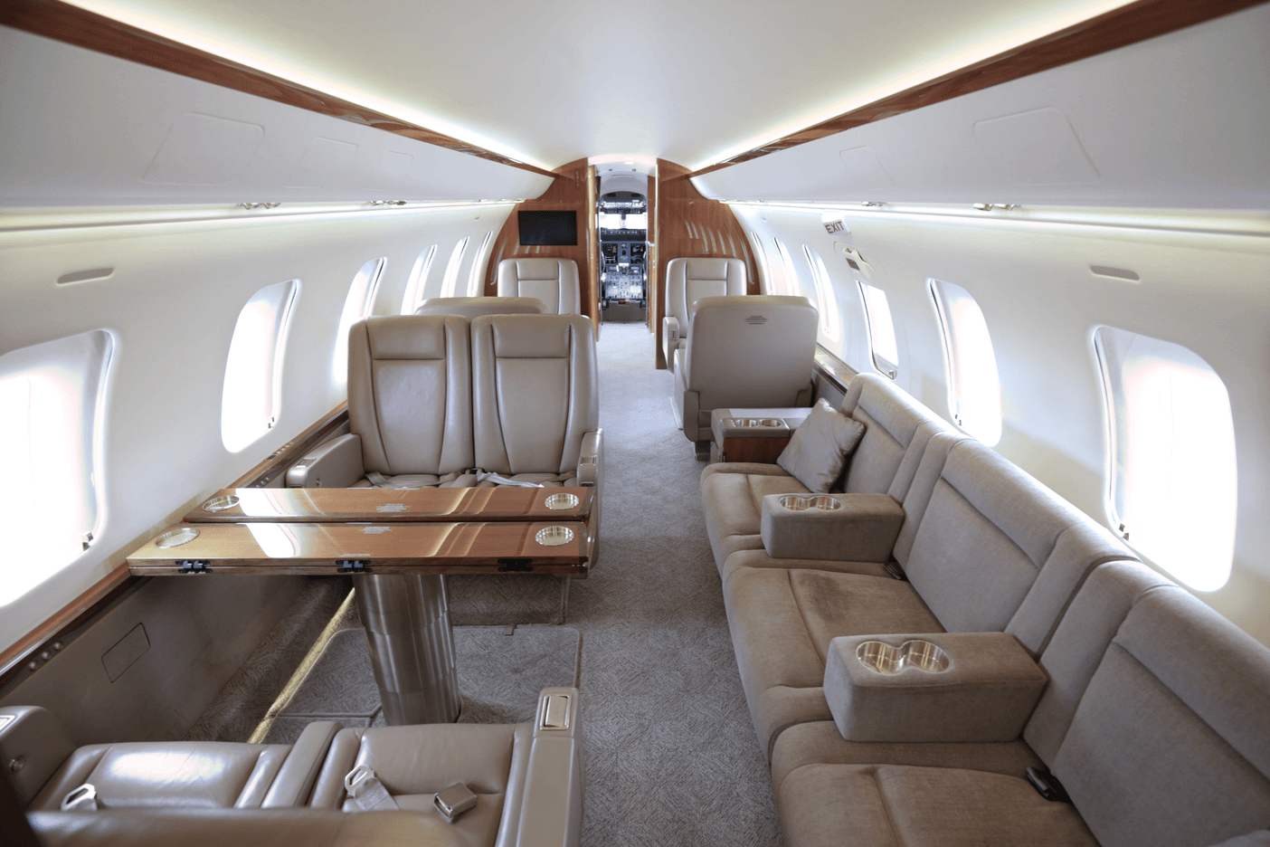 Challenger 605 C-FHRL