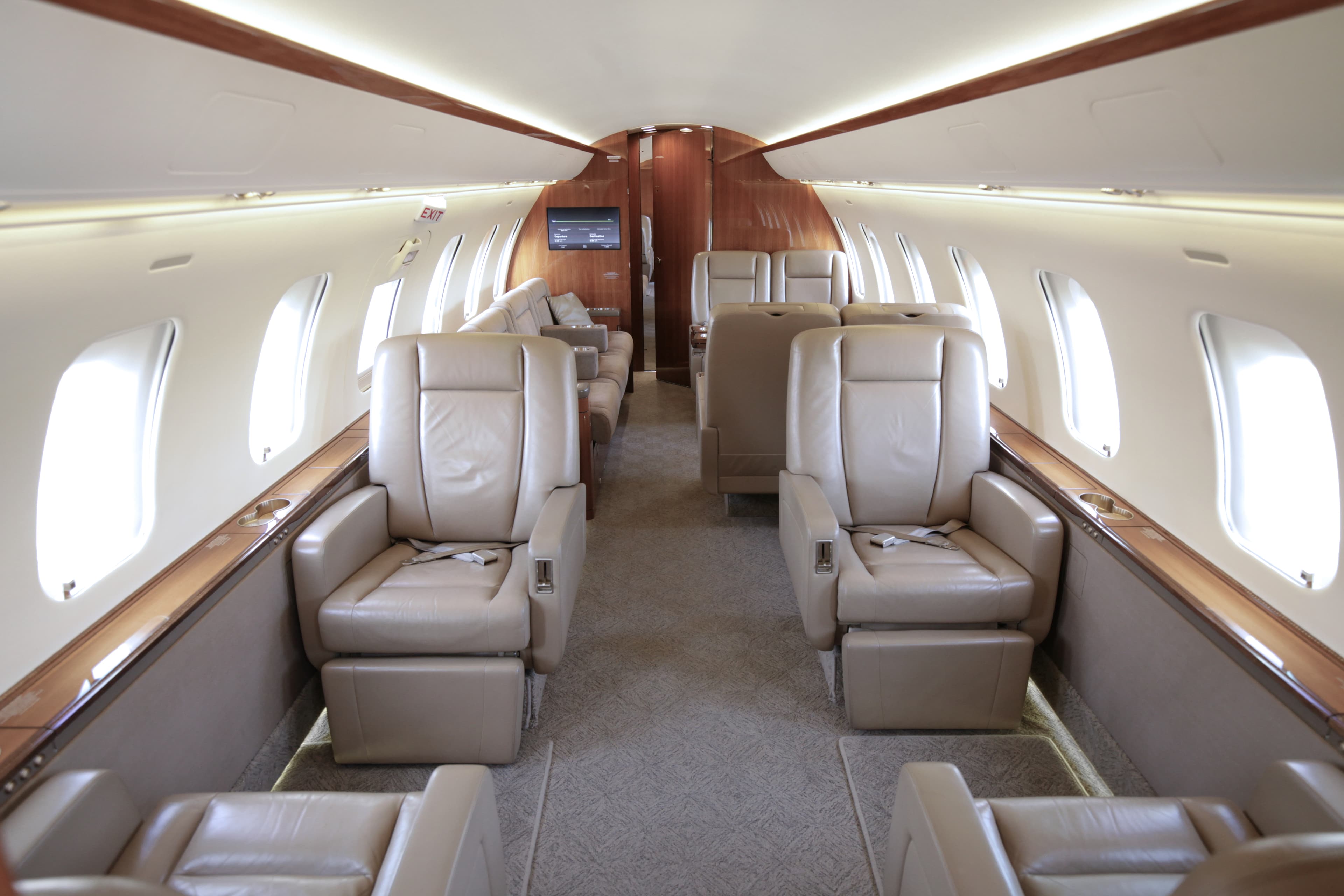Challenger 605 C-FHRL