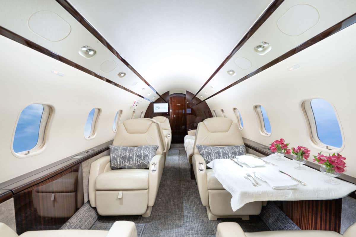Challenger 300 C-FIOV