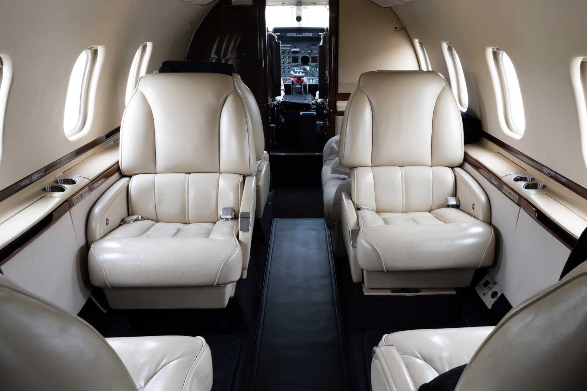 Learjet 60 C-FJGG