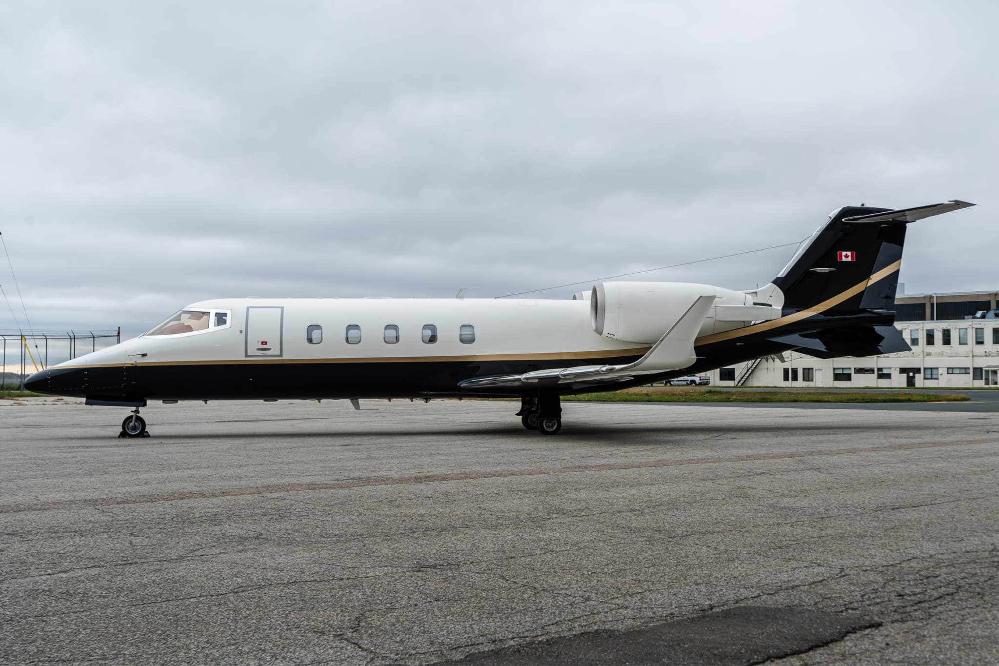 Learjet 60 C-FJGG