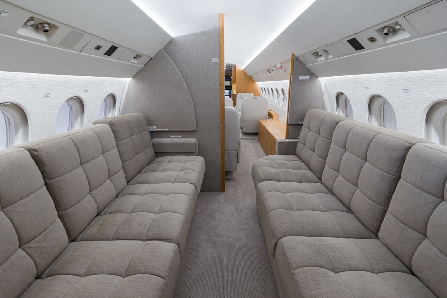 Falcon 900EX C-FJKG