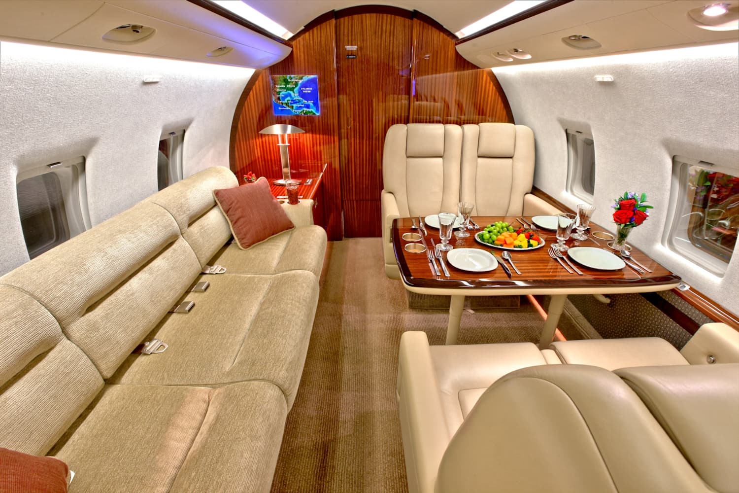 Challenger 604 C-FKGY