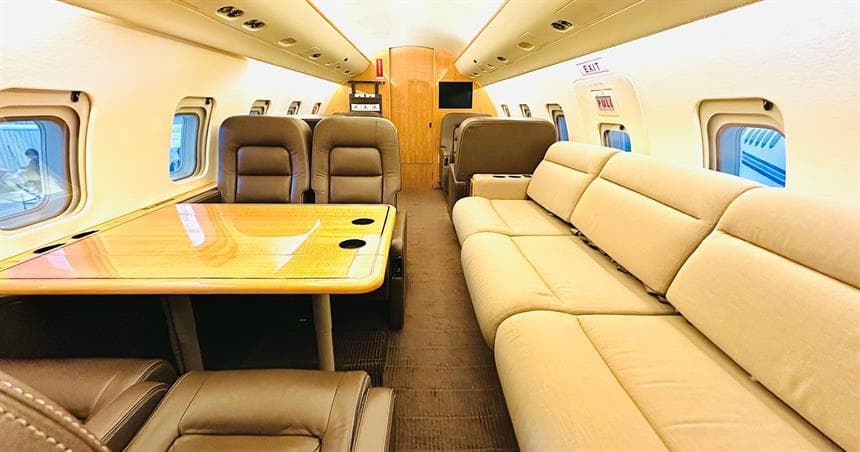 Challenger 604 C-FKNN