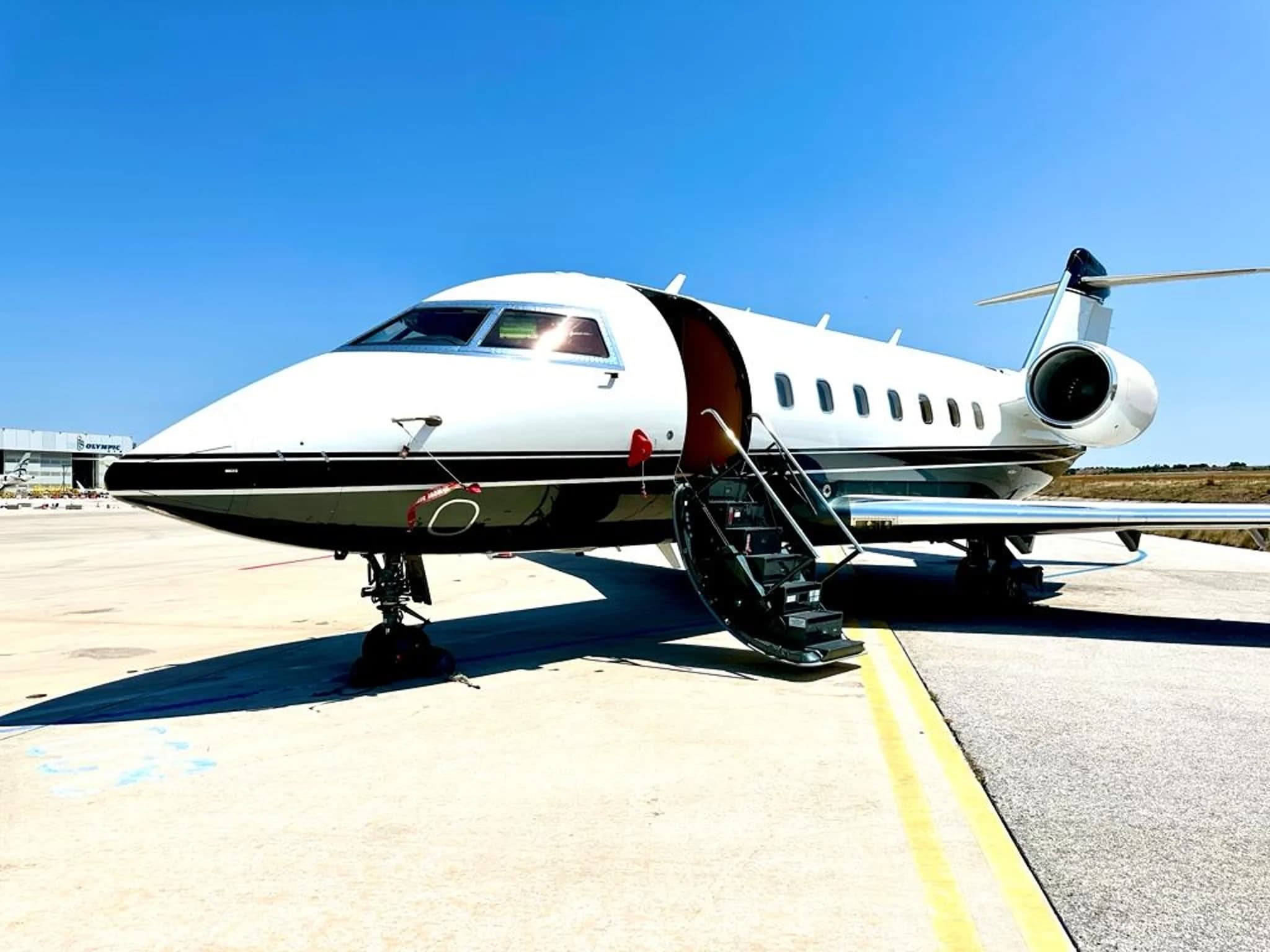 Challenger 604 C-FKNN