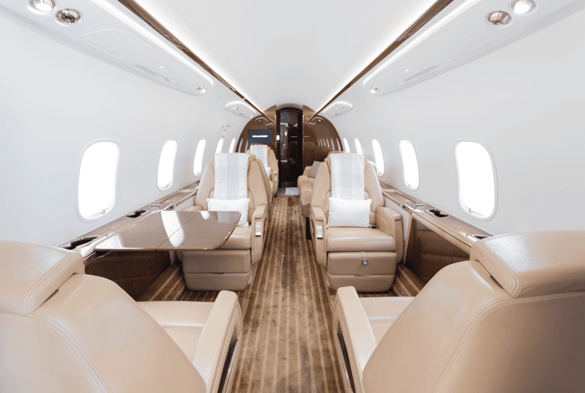 Challenger 350 C-FMIX